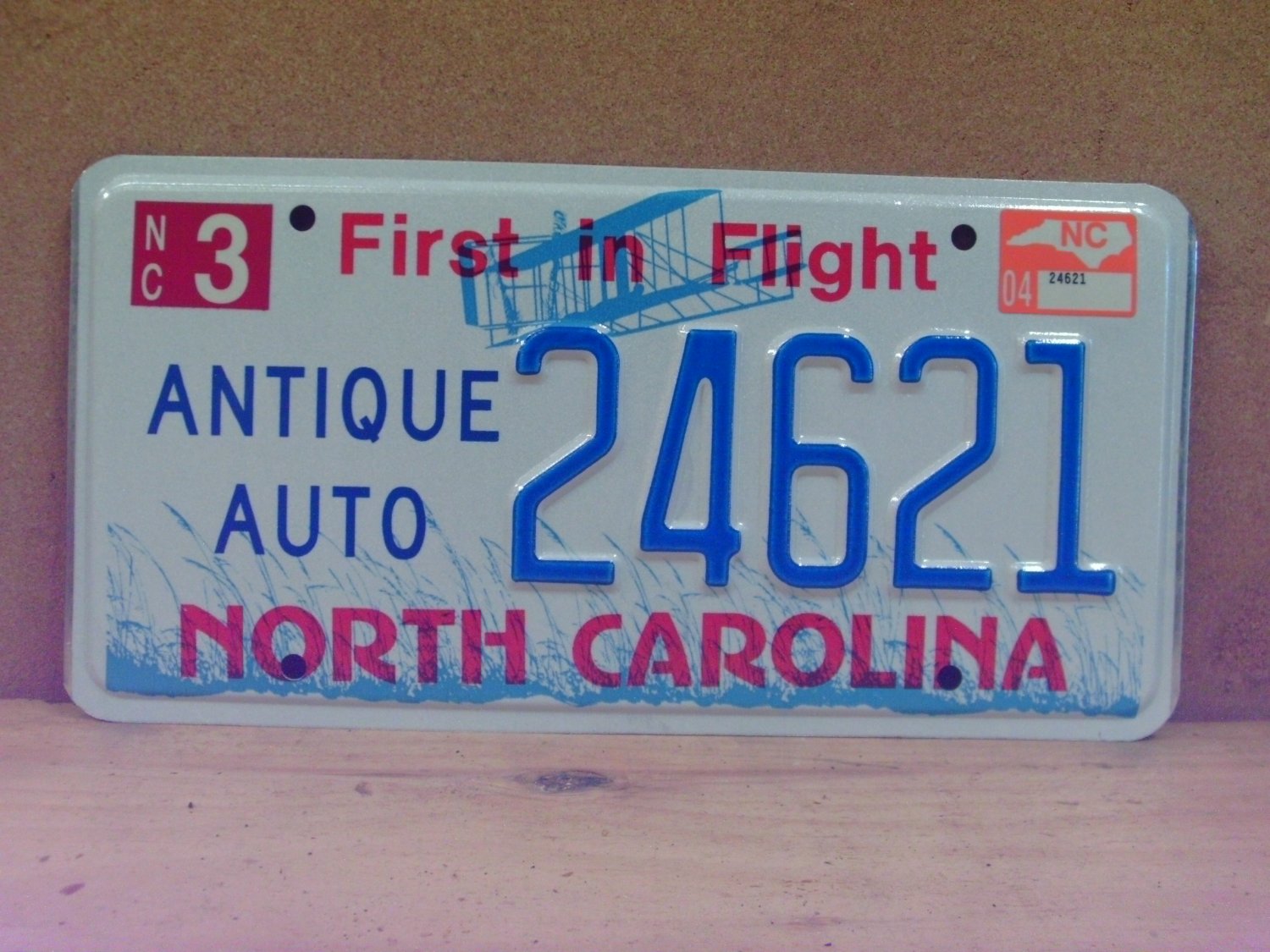 2004 North Carolina NC Antique Auto License Plate 24621 Mint! NCO2
