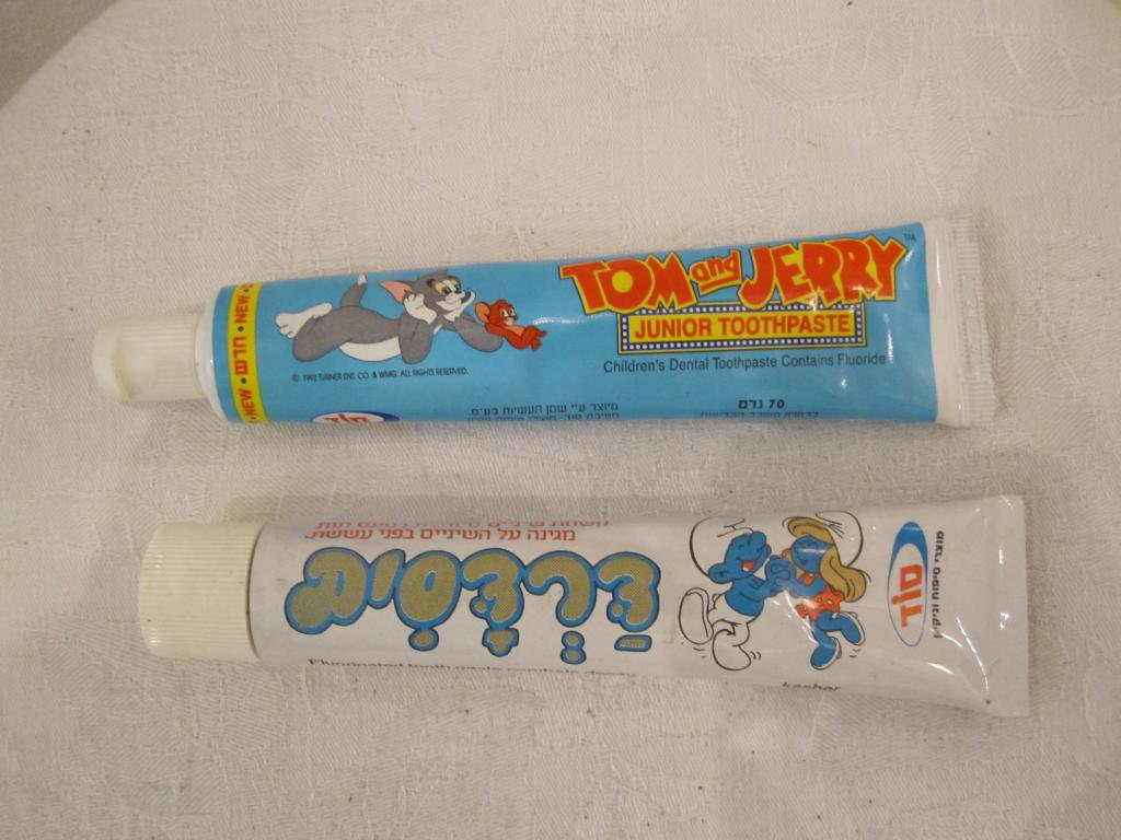 LOT OF 2 ISRAEL CHILDREN TOOTHPASTES TOM&JERRY THE SMURFS SHEMEN HAIFA