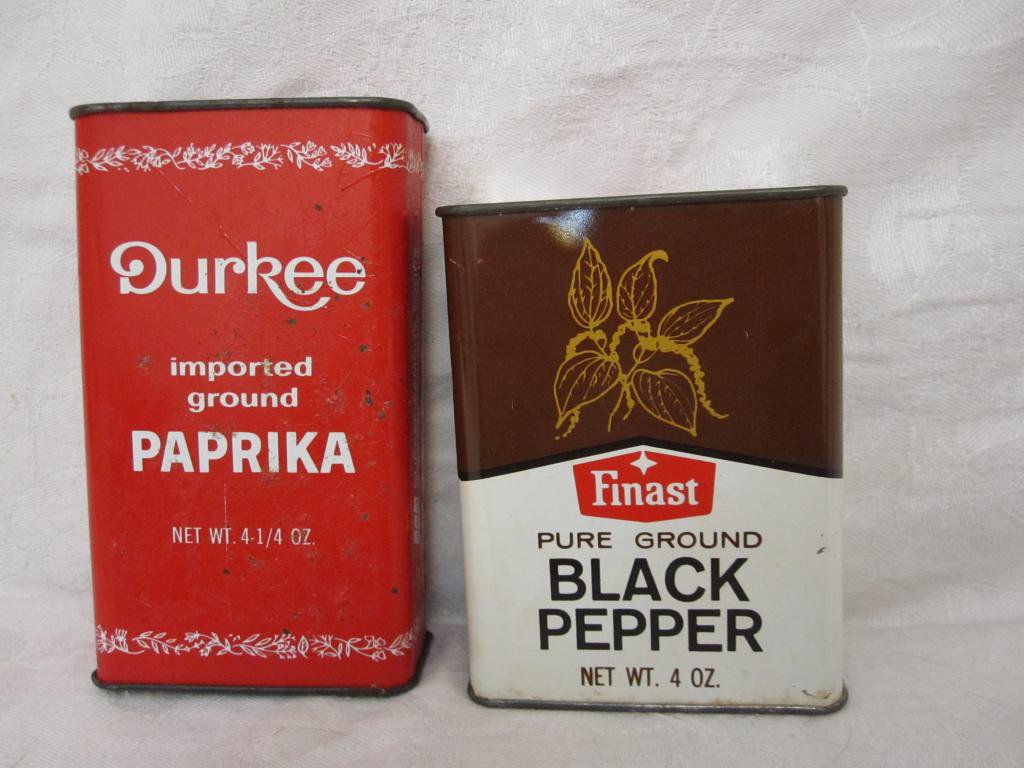 VINTAGE UNPACKED DURKEE PAPRIKA & 1973 FINAST BLACK PEPPER TIN RARE COLLECTIBLE