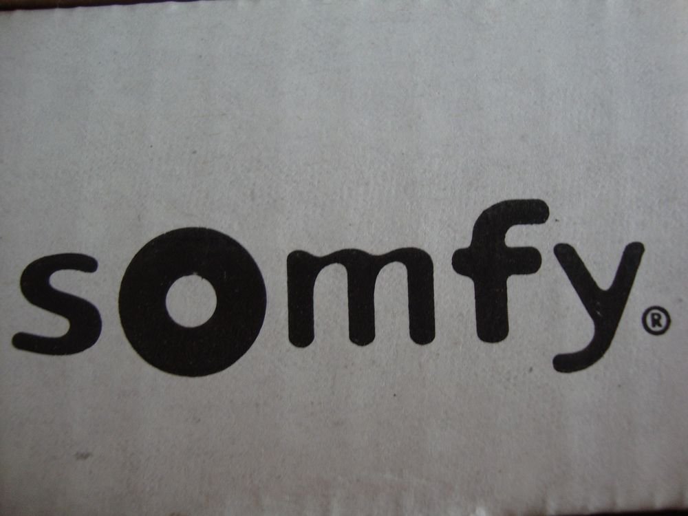 1 QTY: Somfy INTERMEDIATE MOTOR BRACKET KIT FOR 2.0 ROLLER SHADE TUBE (#9012203)