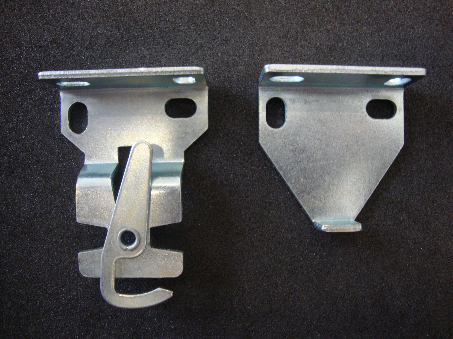 1 PAIR Rollease R3 / R8 Roller Shade Installation Brackets (#RB360)