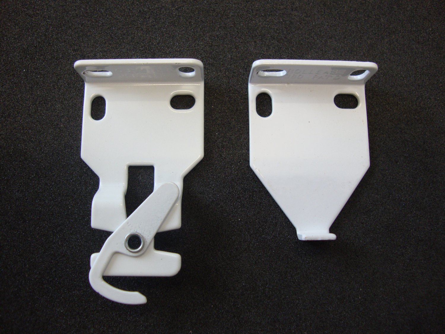 1 Pair :ROLLEASE Roller Shade R-3/ R-8 BRACKETS/white/2&Atilde;� Projection/MPN#  RB380w