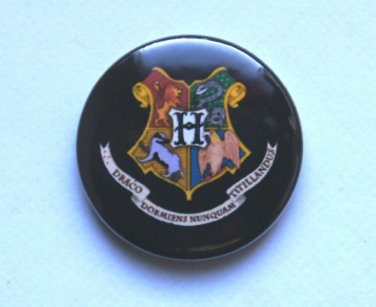 Black Hogwarts Crest 25 mm Badge Harry Potter Gryffindor Slytherin J K Rowling