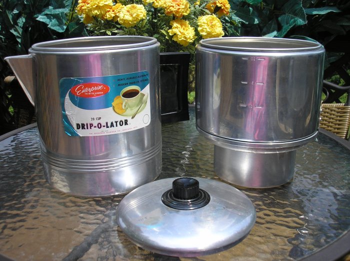 20 CUP DRIPOLATOR by THE ENTERPRISE ALUMINUM CO. with BAKELITE Fittings BRAND NEW with label!