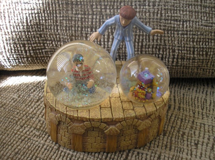 harry potter mystery snow globe