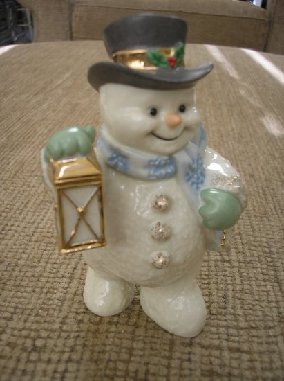 Lenox Christmas Snowman Figurine With Lantern!