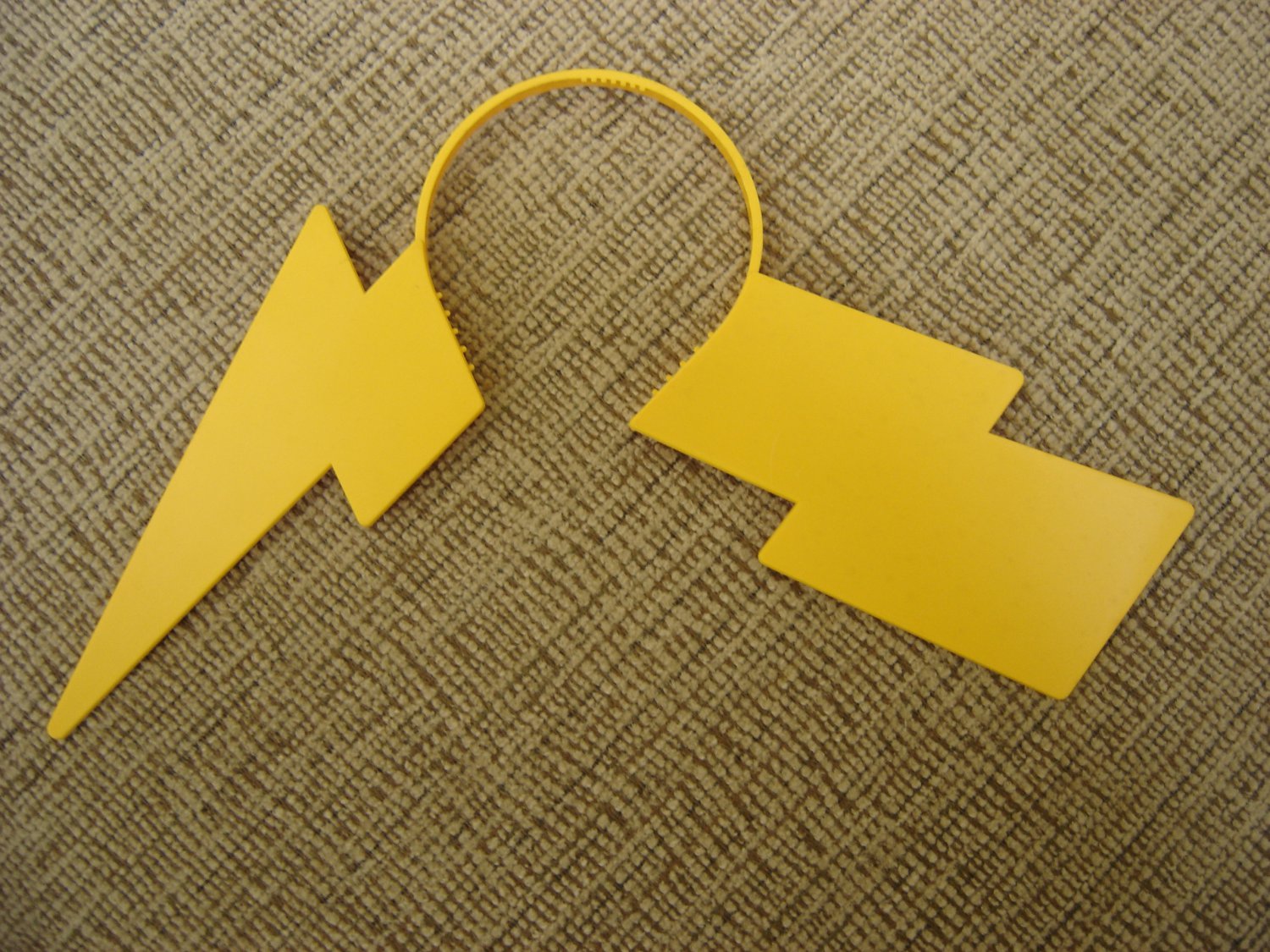 LIGHTNING BOLT THRU HEAD HEADBAND GREAT FOR HALLOWEEN or ANYTIME YOU