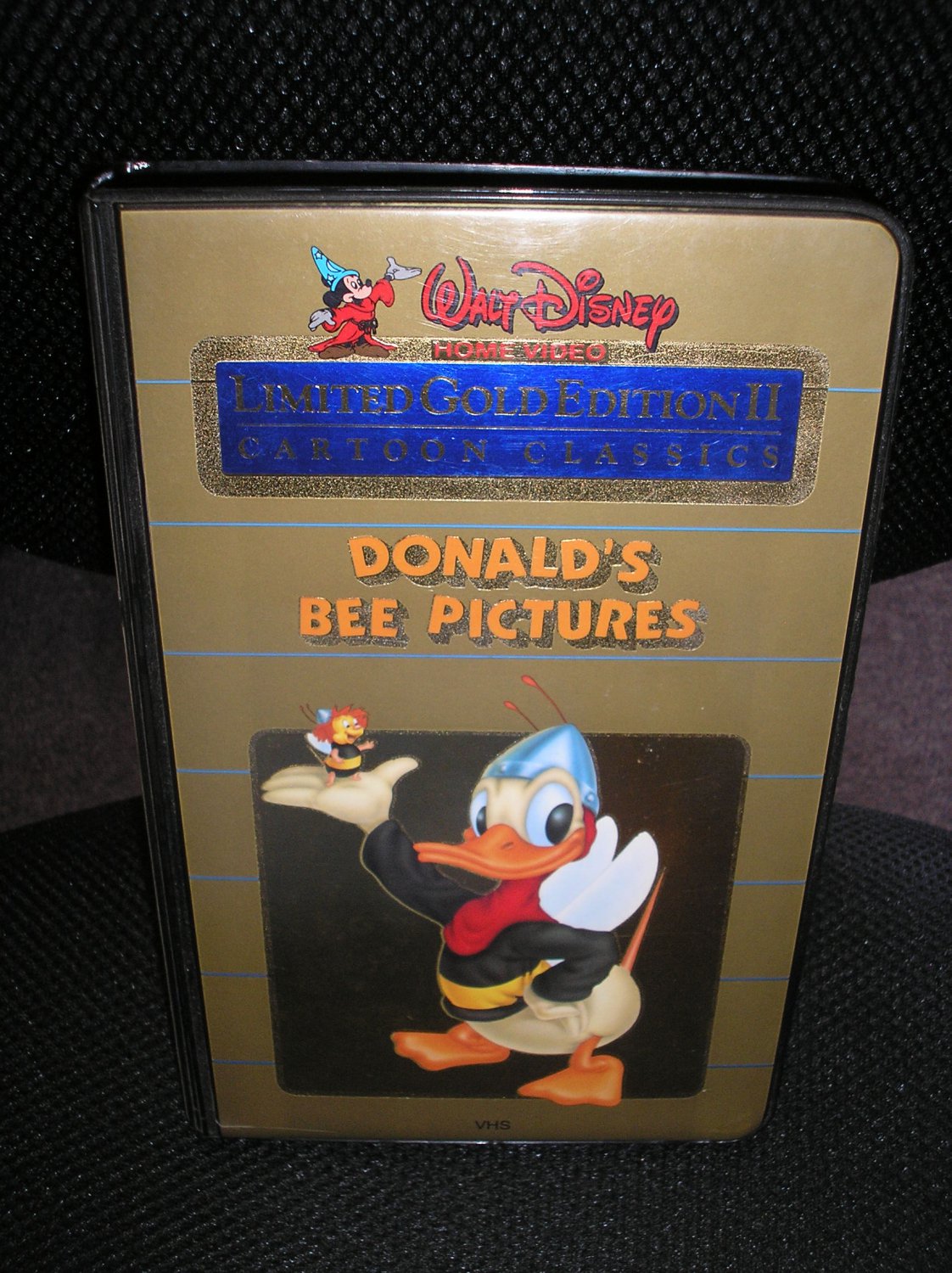 DONALD'S BEE PICTURES: WALT DISNEY CARTOON CLASSICS LIMITED GOLD