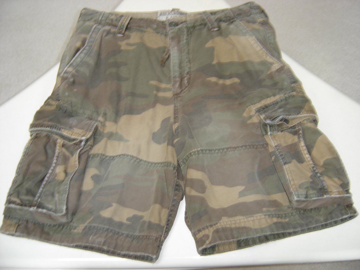 ABERCROMBIE & FITCH A&F MENS MILITARY CAMO CARGO SHORTS - SIZE 34 - WOW!