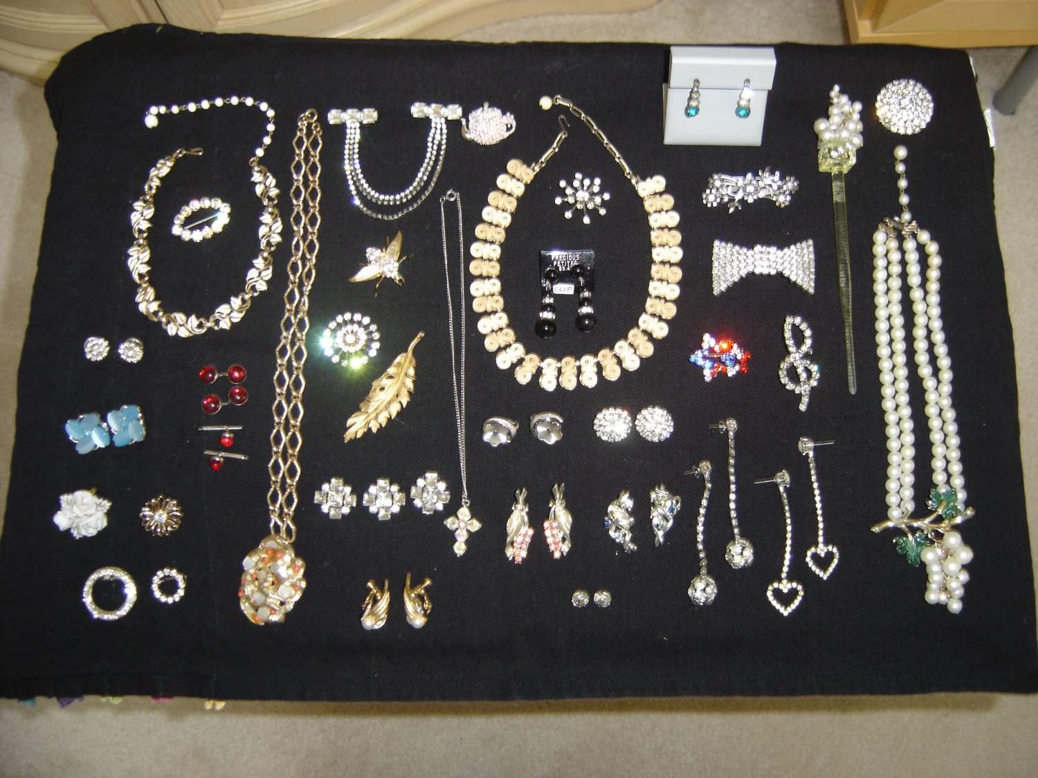 JEWELRY LOT #5 of VINTAGE COSTUME JEWELRY-50+ PCS-GREAT FOR NEW ...