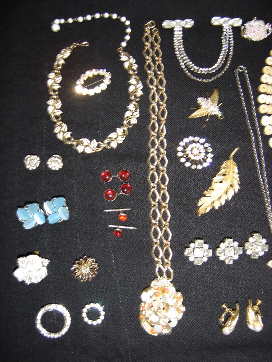 JEWELRY LOT 5 of VINTAGE COSTUME JEWELRY50+ PCSGREAT FOR NEW