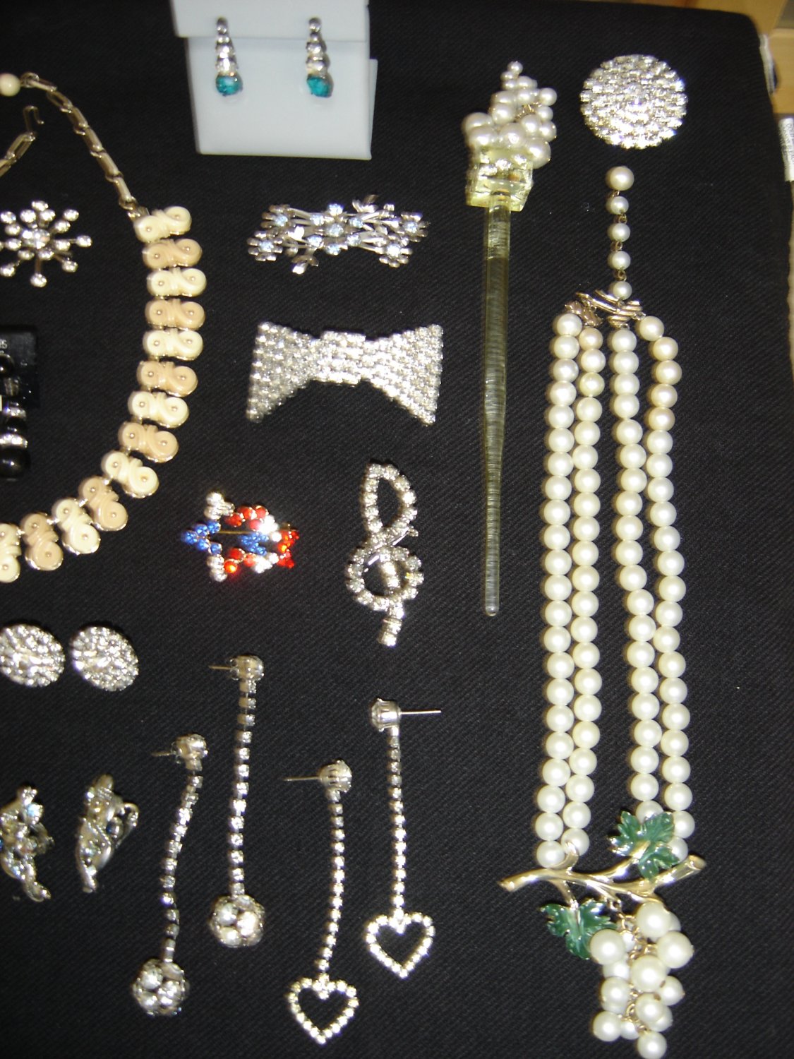 JEWELRY LOT 5 of VINTAGE COSTUME JEWELRY50+ PCSGREAT FOR NEW