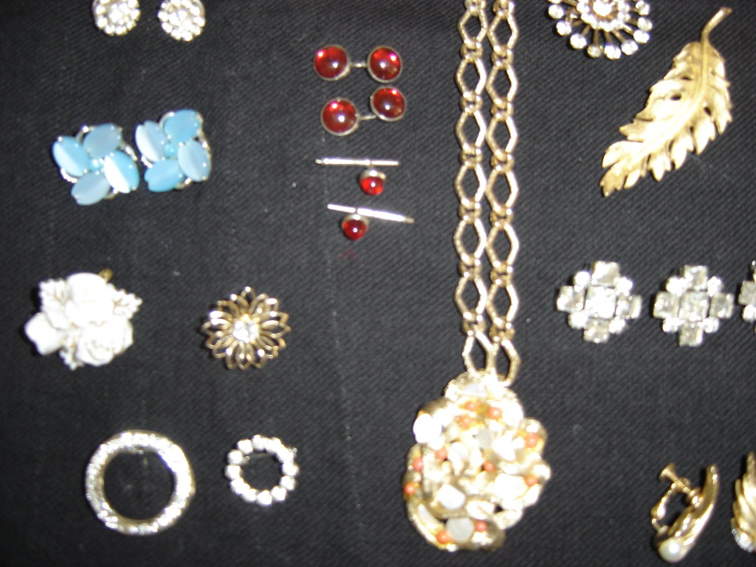JEWELRY LOT 5 of VINTAGE COSTUME JEWELRY50+ PCSGREAT FOR NEW