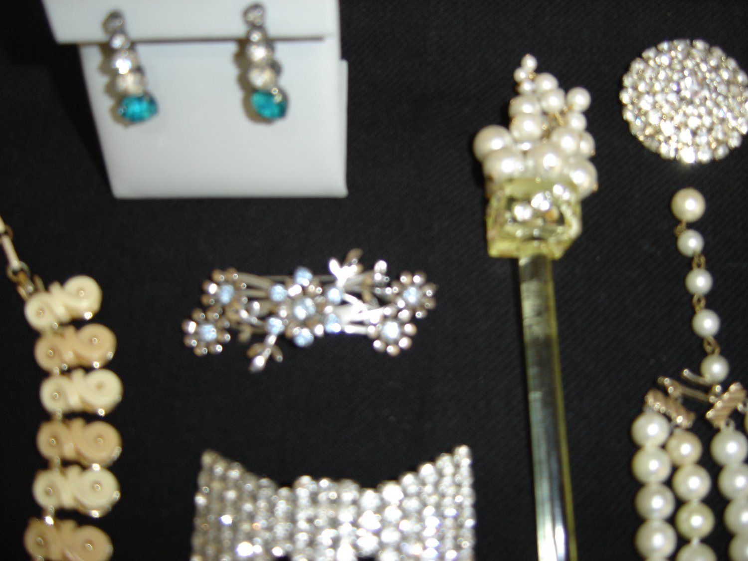 JEWELRY LOT 5 of VINTAGE COSTUME JEWELRY50+ PCSGREAT FOR NEW