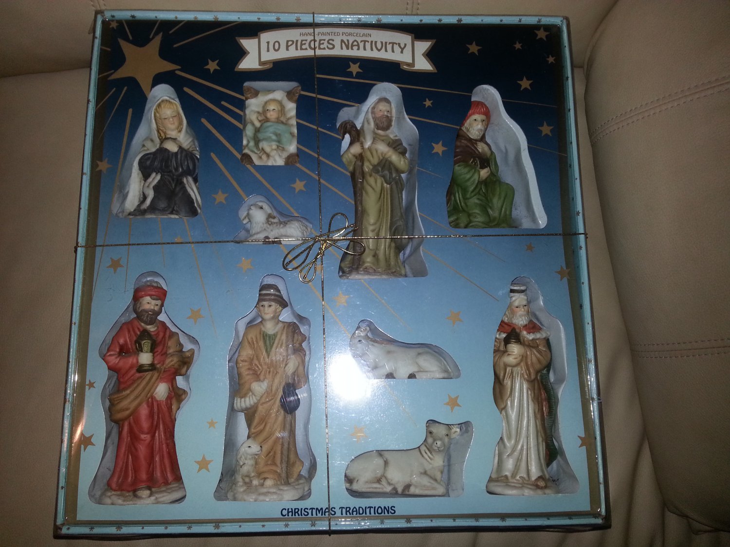10 PIECE PORCELAIN NATIVITY SET HAND PAINTED A CHRISTMAS TRADITION!