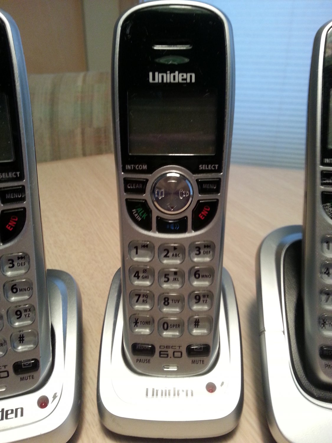 UNIDEN DECT 6.0 Cordless Digital Answering System with Caller ID 6