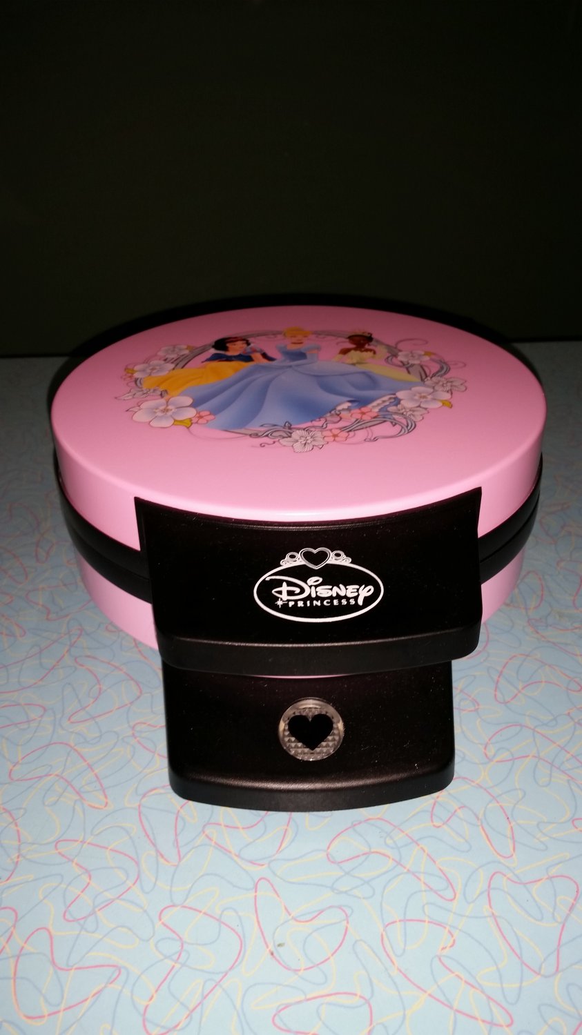 Disney DP1 Princess Waffle Maker, Pink by Disney!