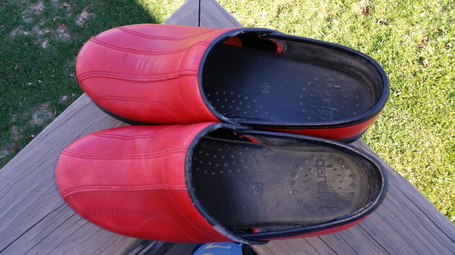 dansko sport clogs