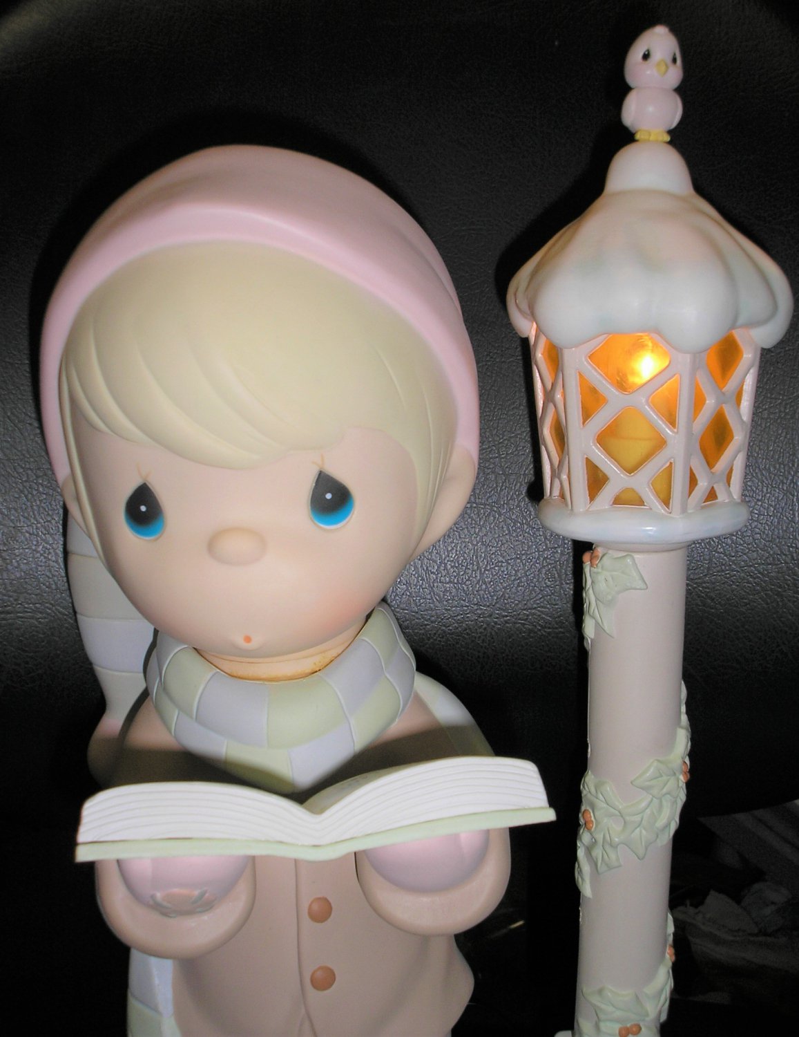 PRECIOUS MOMENTS 'O COME ALL YE FAITHFUL' Musical Motion Light 16" Tall