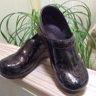 Dansko Professional Tooled Chocolate Brown/Swirled design Nursing Clog - Size 41! Dansko Professional Tooled Chocolate Brown/Swirled design Nursing Clog - Size 41!