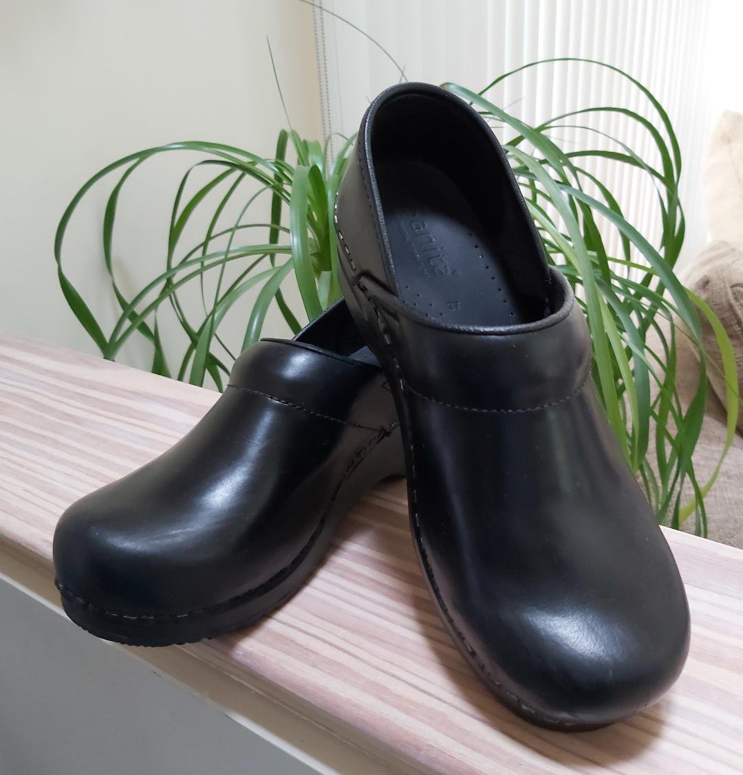 Sanita 'Professional PU Style Smooth' Closed Clogs Shoes - Black - Size 37!