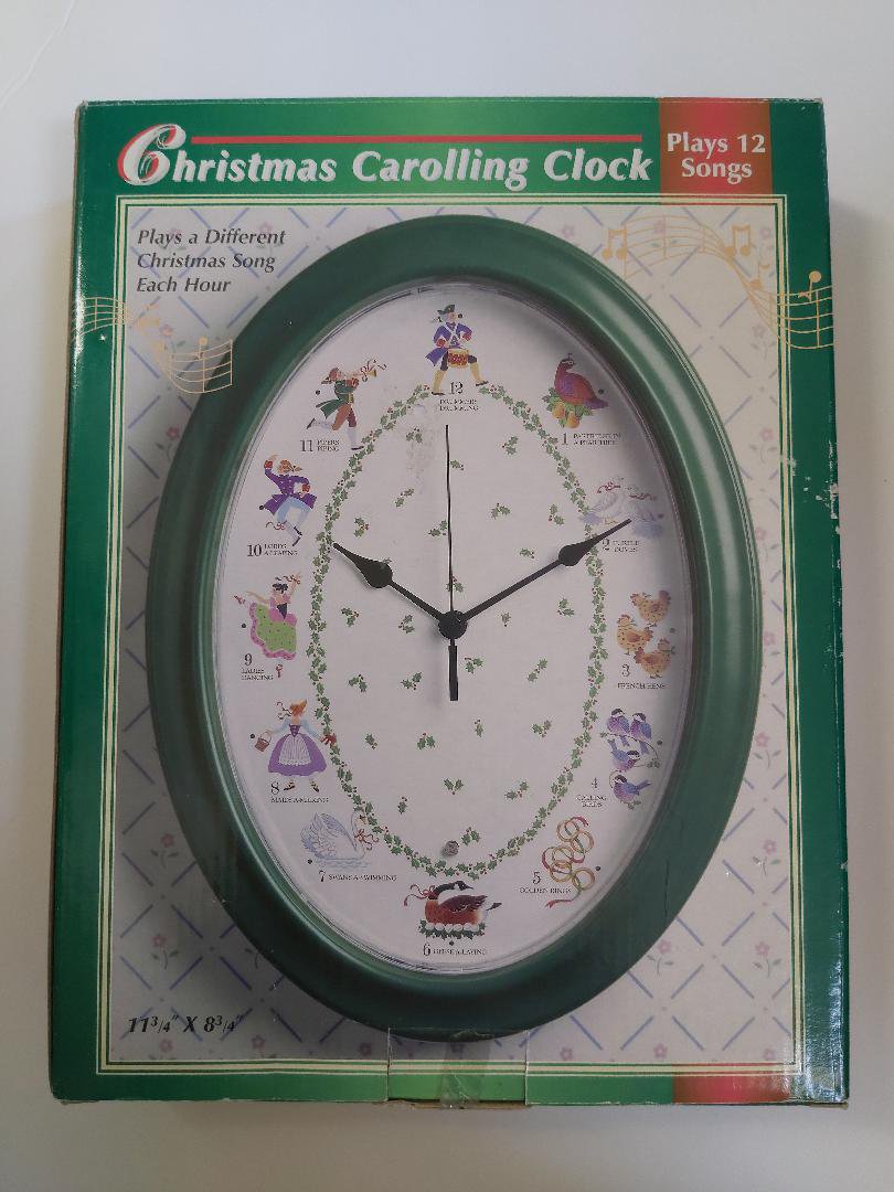 Vintage Christmas Caroling Musical Wall Clock Plays 12 Holiday Songs!