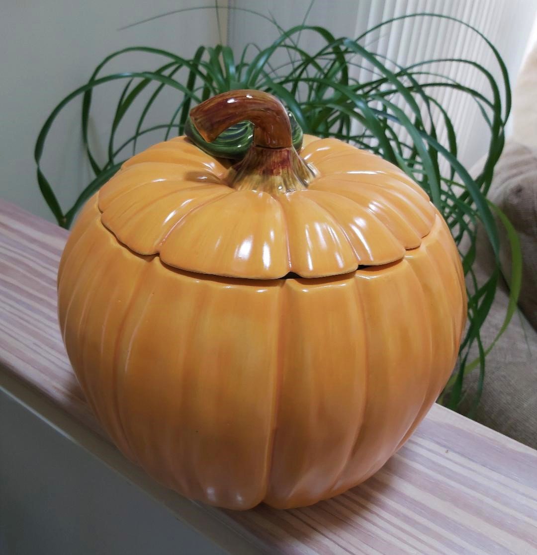 Vintage Scioto Molds 1979 Fall Halloween Ceramic Pumpkin Cookie Jar