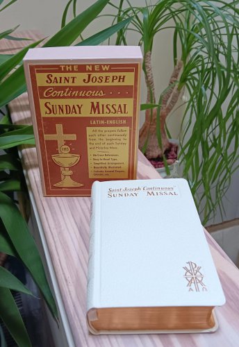 1961 THE NEW SAINT JOSEPH Continuous Sunday Missal and Hymnal #721/80-W Leather Gold Gilt - NIB!