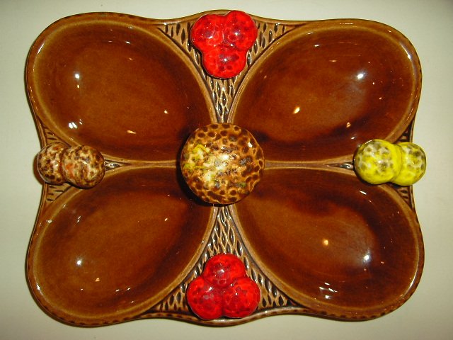 Cal Style USA Chip and Dip serving tray with 4 Comparments