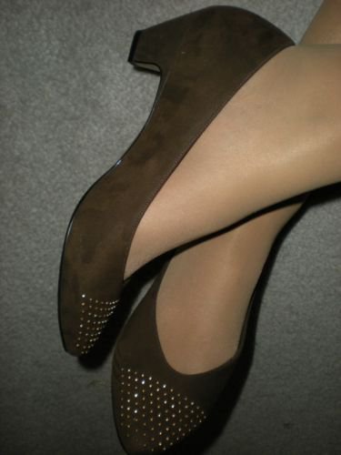 NATURALIZER  BROWN SUEDE TINY GOLD STUD EMBELLISHMENTS SIZE 7.5 NEW WITHOUT TAGS