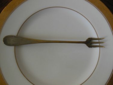 Niagra Silver Co. Oneida Xtra Coin Silver Plate 1 Cocktail Fork Nickel Silver