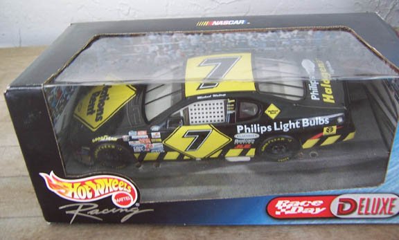 1999 Hot Wheels NASCAR Michael Waltrip #7 Nations Rent