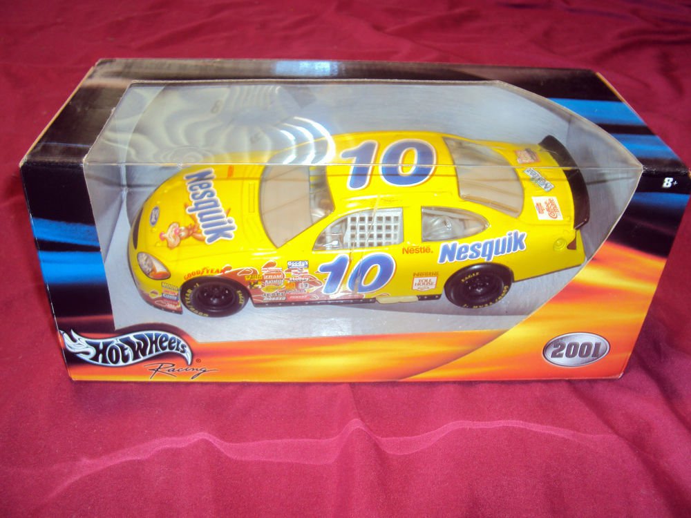 JEFF GREEN #10 NESQUIK 2001 HOT WHEELS 1/24 DIECAST NEW & SEALED