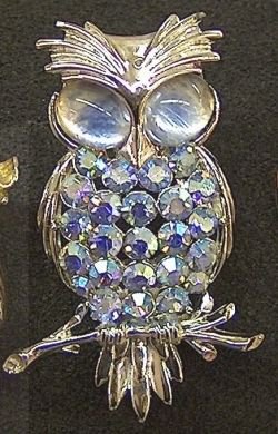 Coro aurora borealis rhinestone and cabochon owl pin