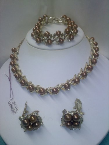 Copper colored faux pearl and goldtone vintage jewelry set - unsigned