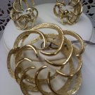 Sarah Coventry vintage Tailored Swirl brooch pin and clip earrings goldtone