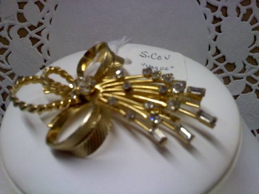 Sarah Coventry - Vogue - vintage brooch pin with rhinestones