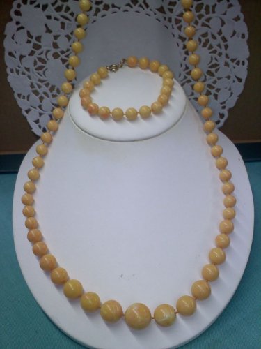 Sarah Coventry faux marble vintage plastic bead necklace and bracelet goldtone