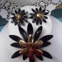 Sarah Coventry - Fashion Petals - 1968 in black vintage brooch pin