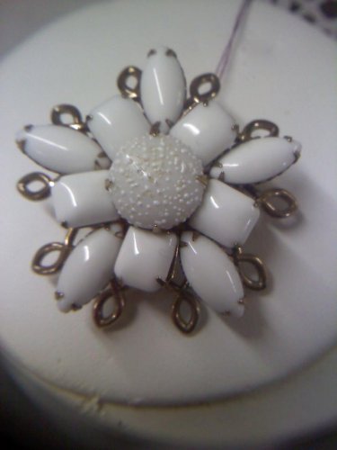 Vintage milk glass prong set in goldtone brooch pin