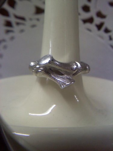 Sarah Coventry - Bamboo - 1970's silvertone ring size 8 to 9