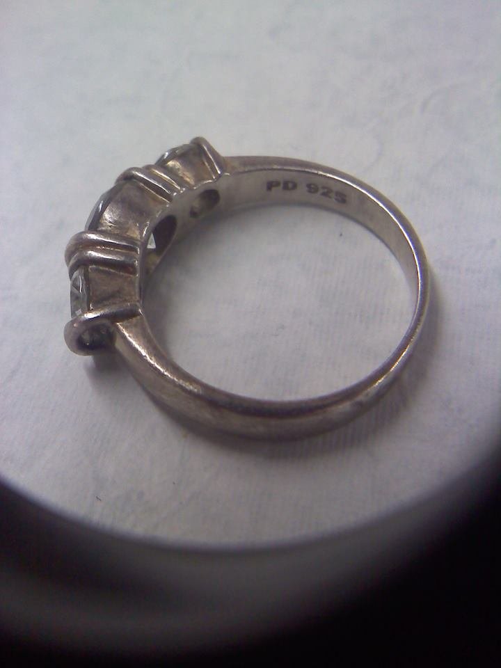 PD 925 sterling silver 3 stone vintage ring in size 8