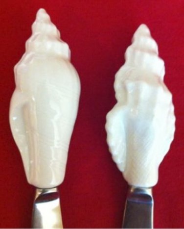 Williams Sonoma 2 Seashell Spreaders White Stainless Steel Knife Set