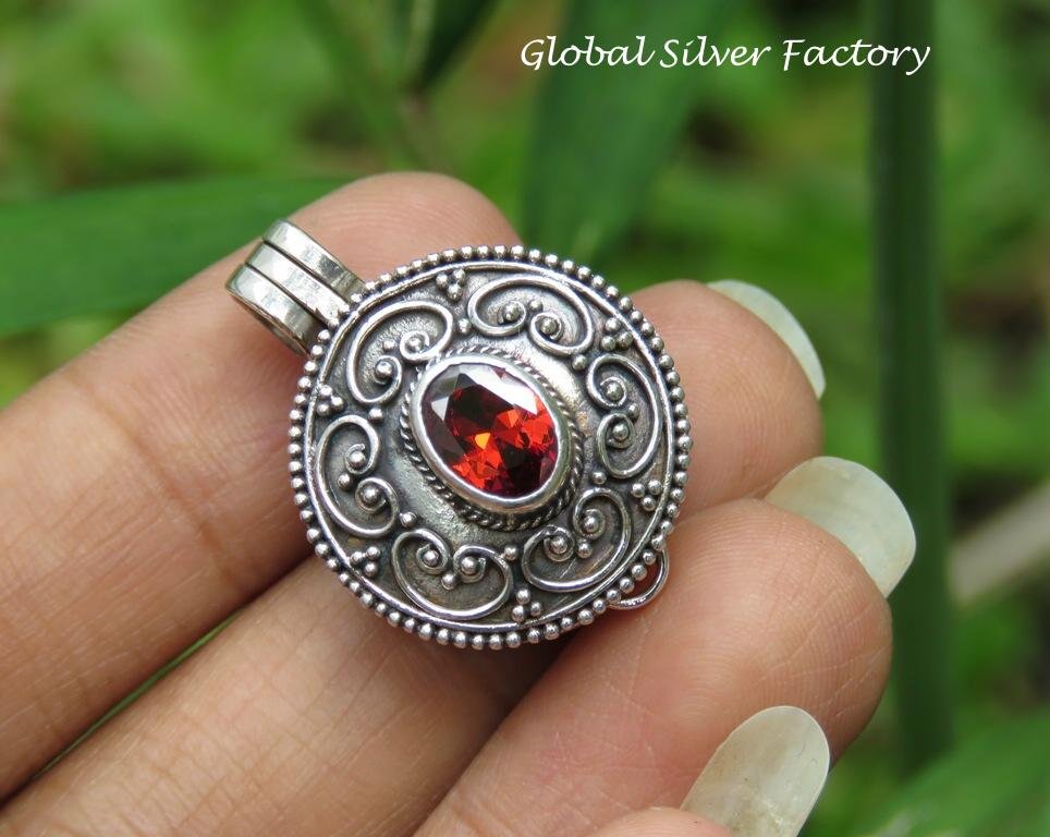Oval Garnet Locket Keepsake Pendant LP-250-KA