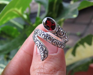 Silver Antique Look Snake Ring//Scale Ring//Garnet Ring//Adjustable Ring RI-750-DG