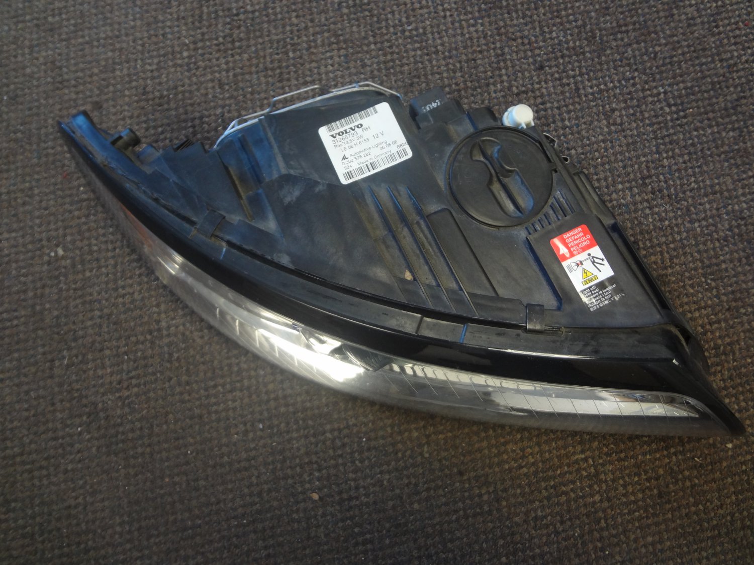 VOLVO 20082012 S40/V50 RH XENON Gas Discharge HID Headlight 31265793