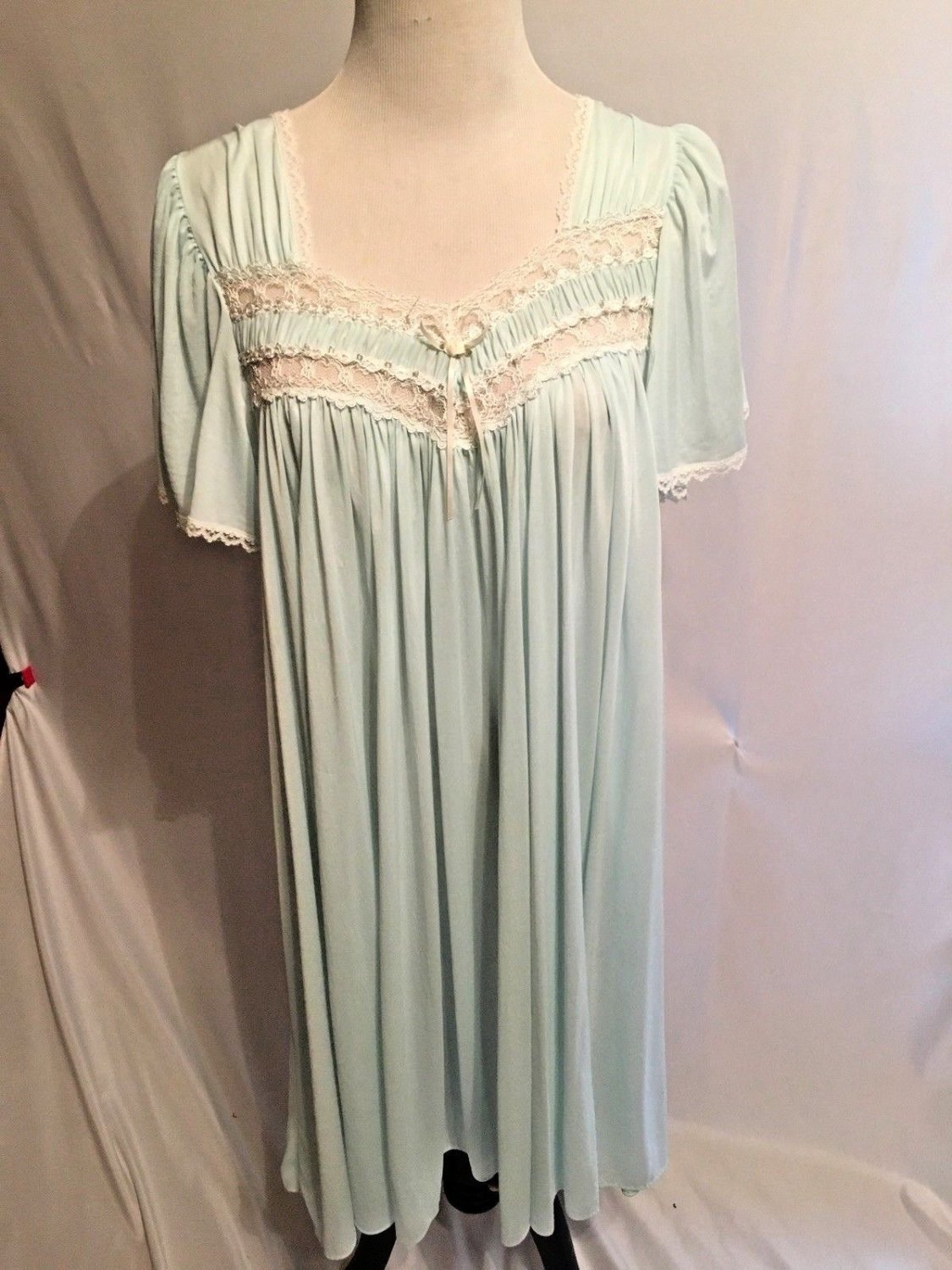 Vintage Miss Elaine Silk Essence nightgown buttery soft M/L/XL.