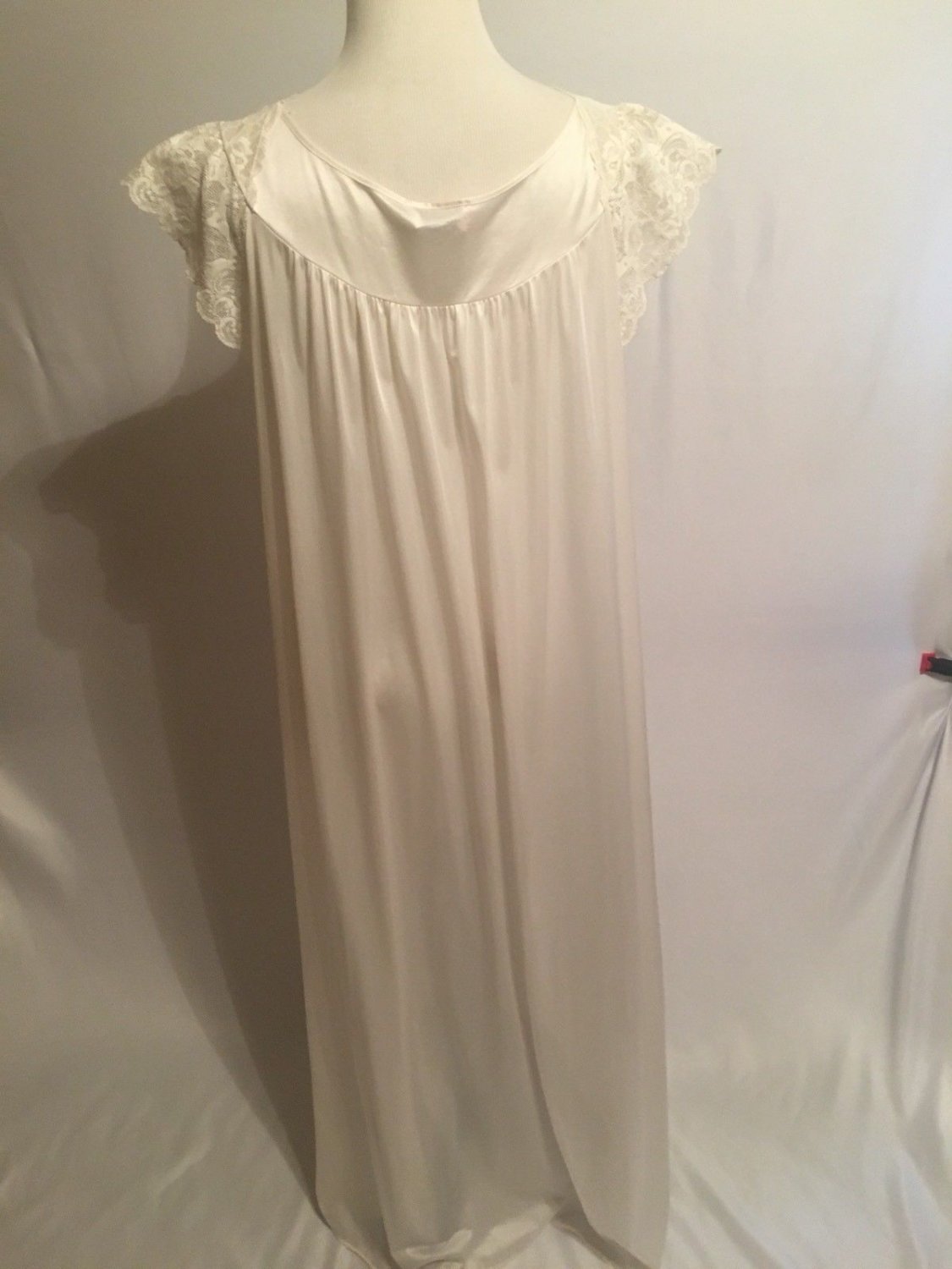 Vintage Shadowline nightgown nylon and lace Ivory M/L/XL