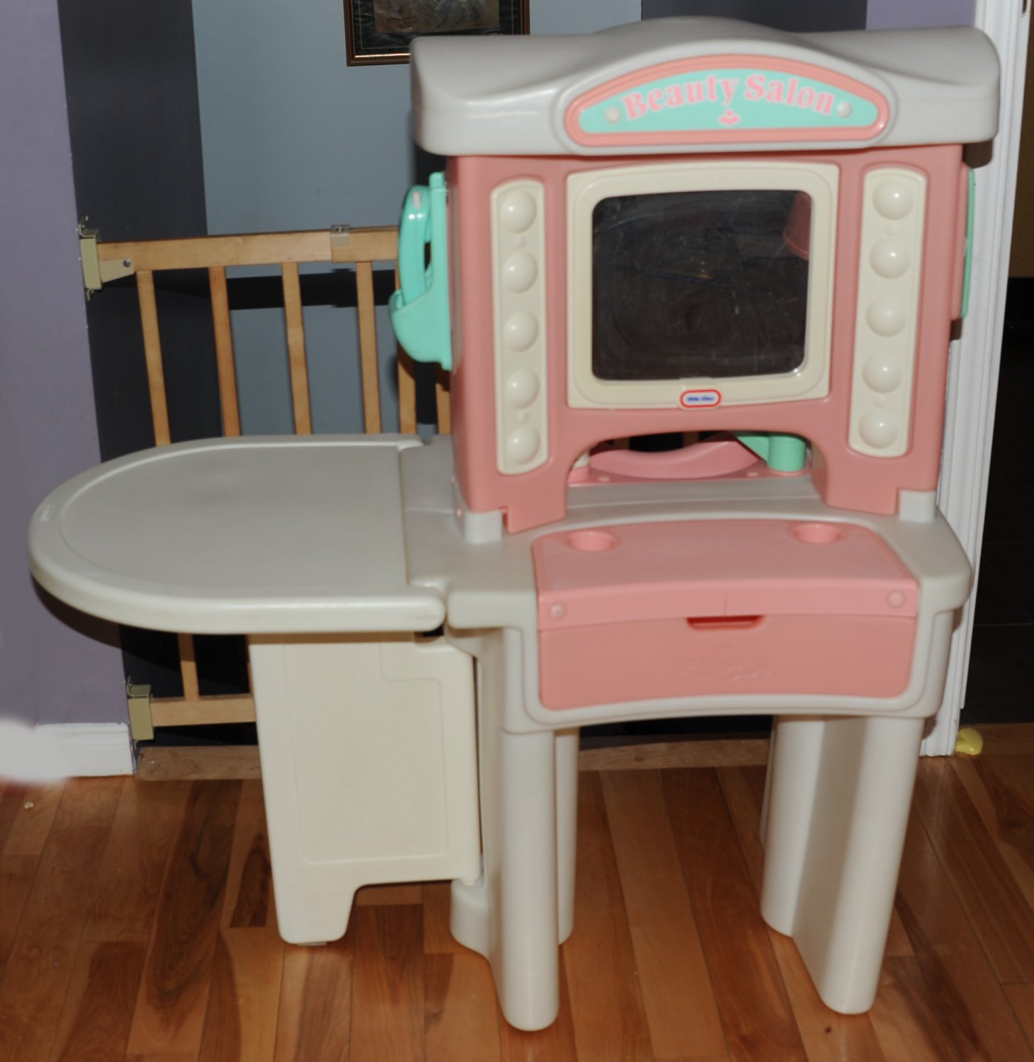 Vintage Little Tikes Vanity Beauty Salon With Chair