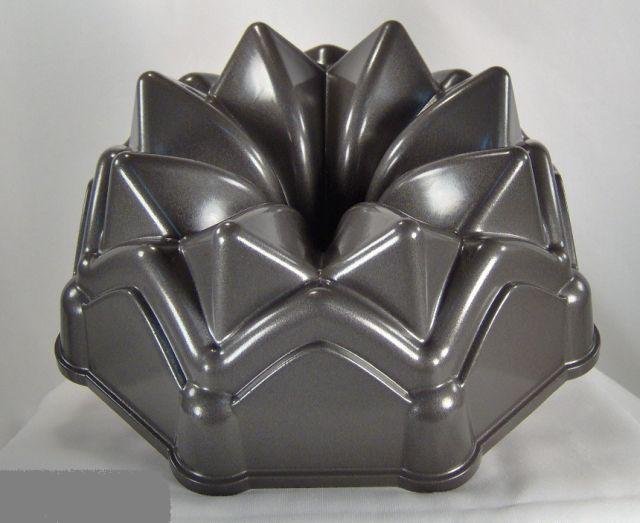 Crofton Crown Bundt Cake Pan